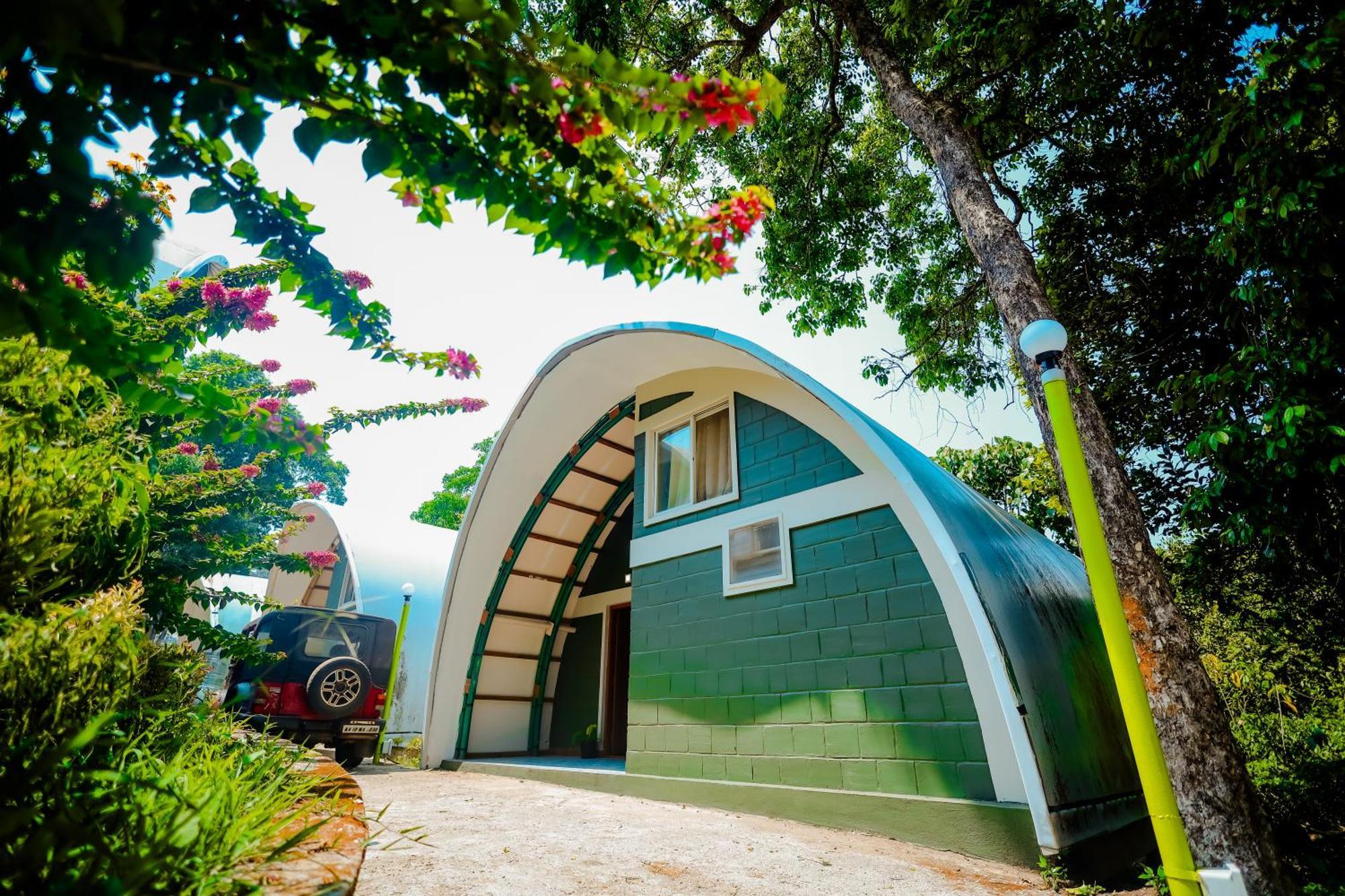 Mookanana Jungle Resort And Spa Hassan Extérieur photo